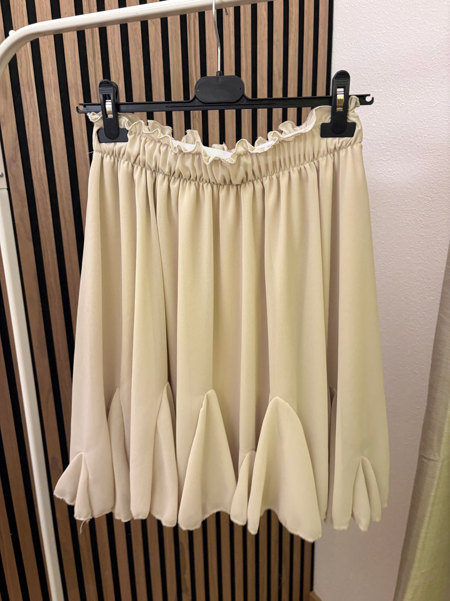 Perfekter Rock für Pullover Volant Rock Beige