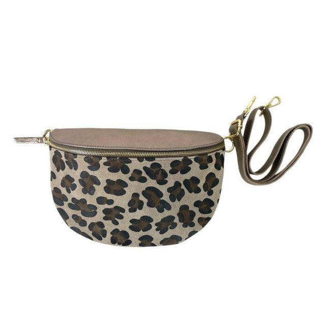Gürteltasche aus Leder mit Animal-Print und Reißverschluss