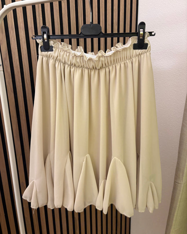Perfekter Rock für Pullover Volant Rock Beige