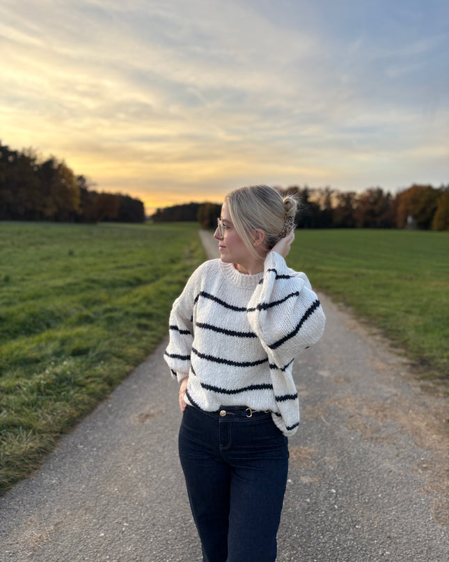 Pullover „Striped“ mit Streifen & Puffärmeln – Schwarz/Dunkelblau-Weiß – Made in Italy