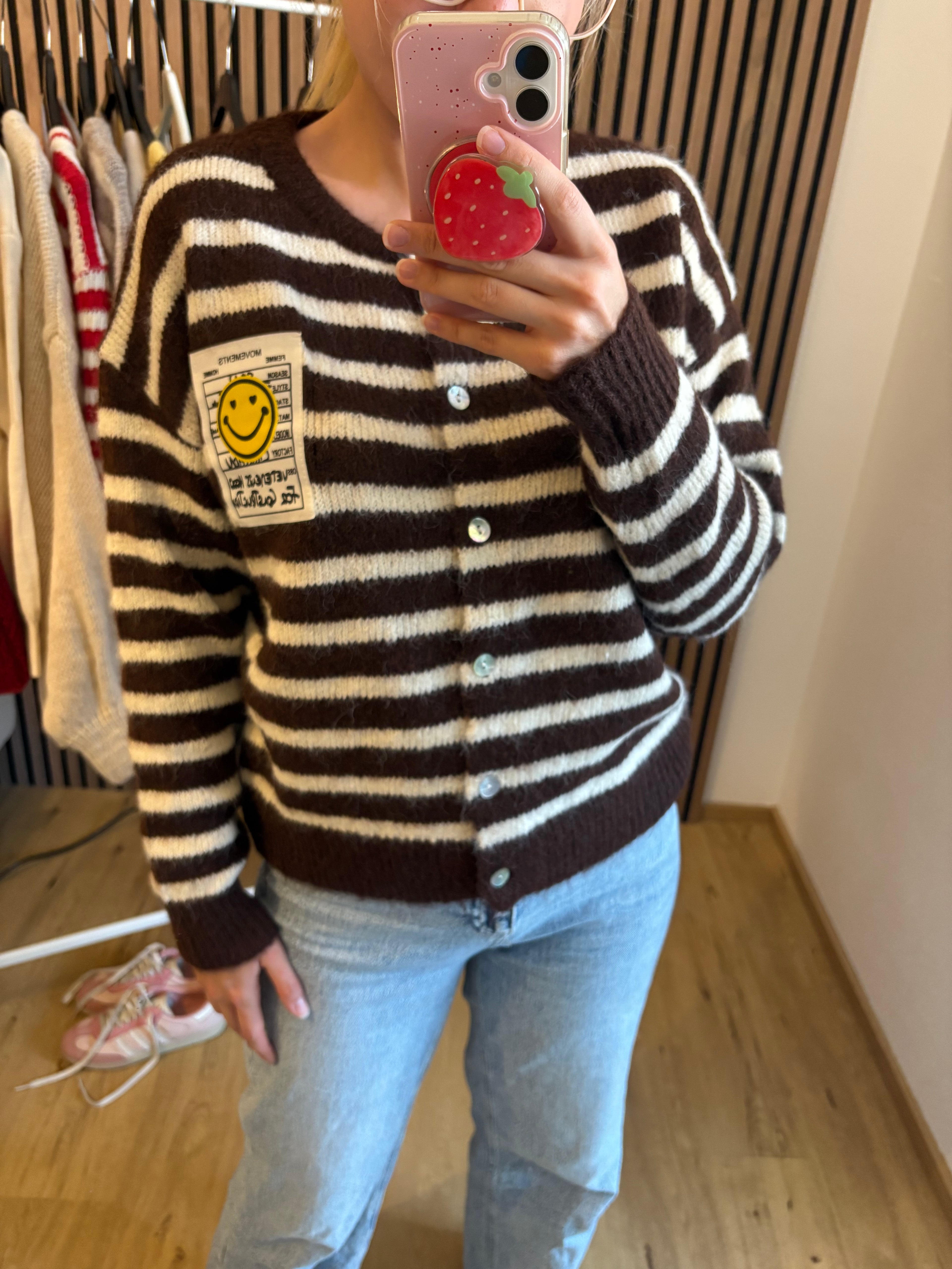 Cardigan Happy Smile Dunkelbrau Weiß gestreift Smiley Applikation