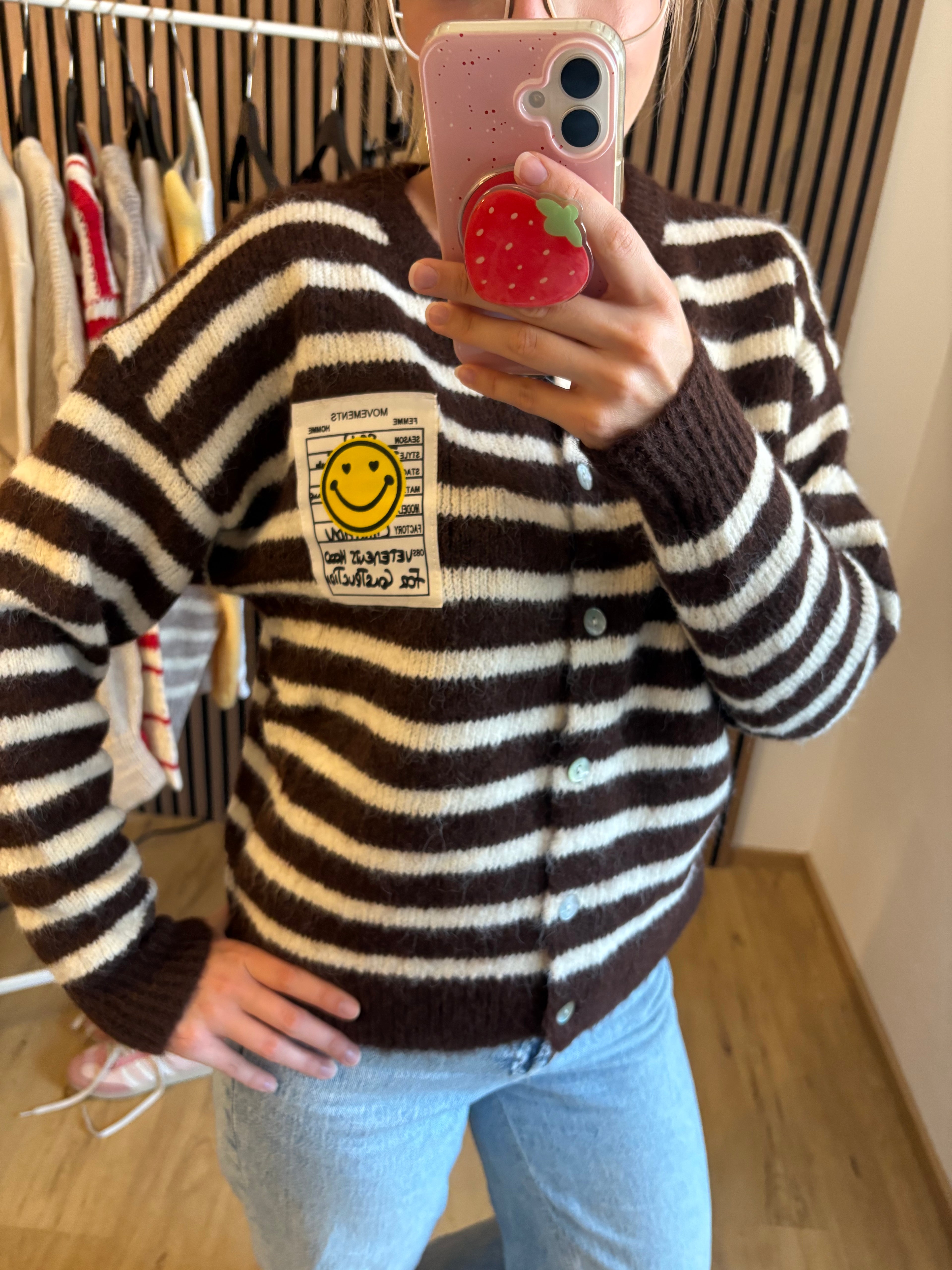 Cardigan Happy Smile Dunkelbrau Weiß gestreift Smiley Applikation