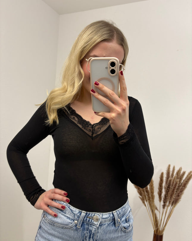 Cashmere Langarmshirt mit Spitze einfarbig Schwarz Basic