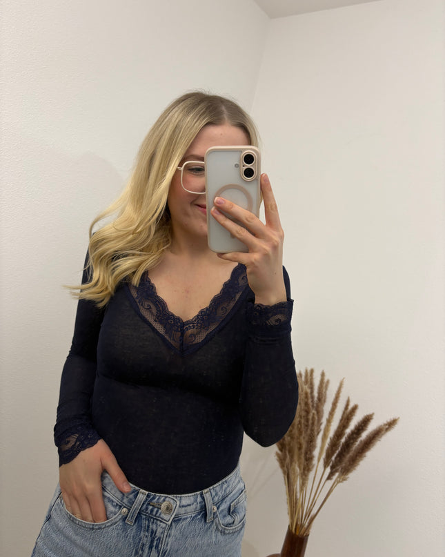 Cashmere Langarmshirt mit Spitze einfarbig Dunkelblau Marine