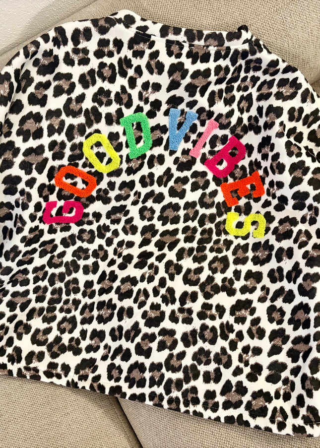 Good Vibes Sweater Pullover Leo
