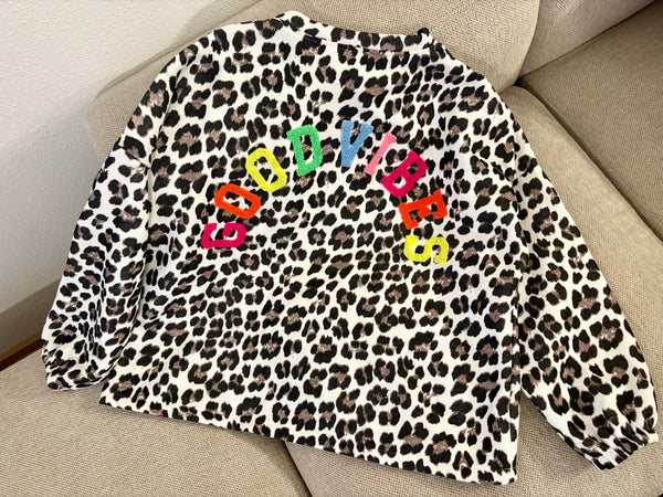 Good Vibes Sweater Pullover Leo