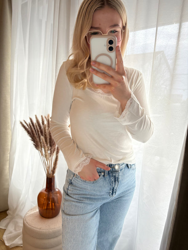 Longsleeve Langarmshirt mit Spitze Ecru Kastenförmiger Ausschnitt