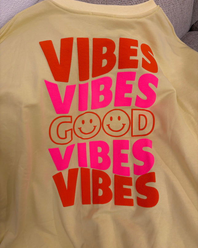 Good Vibes Pullover Sweater gelb