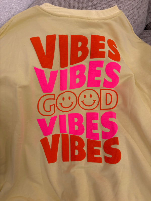 Good Vibes Pullover Sweater gelb