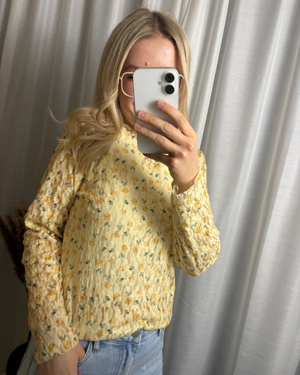 Spitzenshirt Rosi mit Blümchen Floral