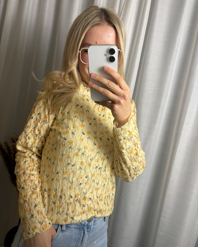 Spitzenshirt Rosi mit Blümchen Floral