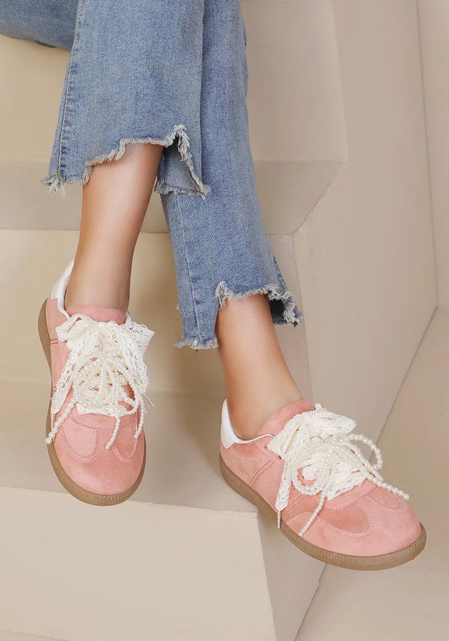 Sneaker mit Schnürsenkel aus Spitze